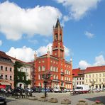 Kamenz / Sachsen: Marktplatz mit Rathaus im Sommer