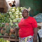 Kamerun_Verkäuferin auf Markt