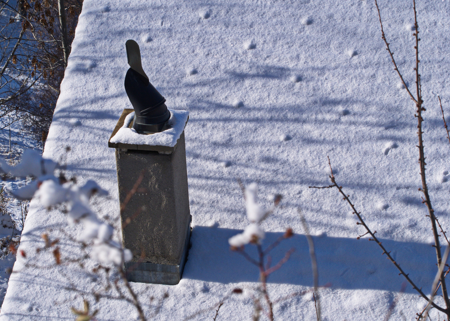 Kamin und Müsterli im Schnee ...