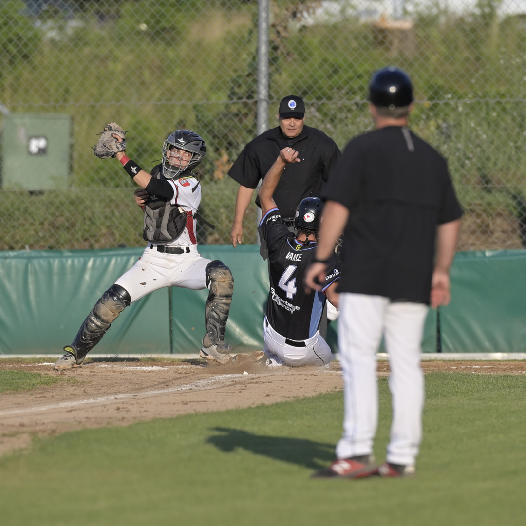 Kampf ums Home Plate