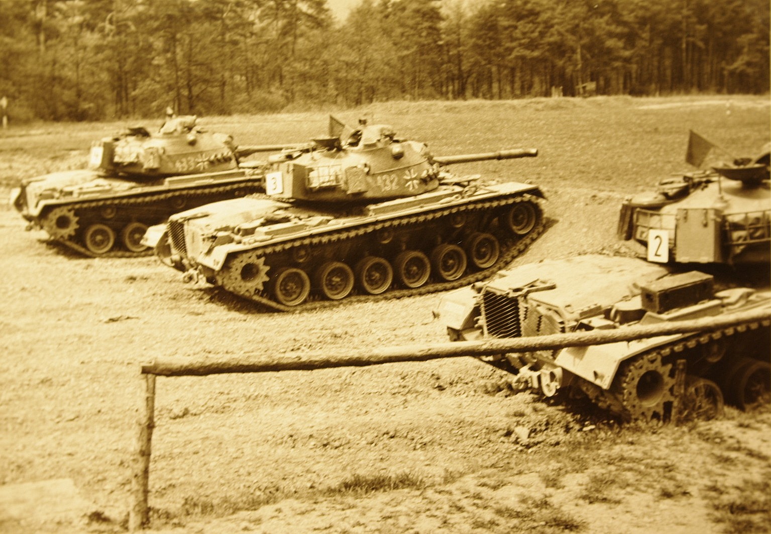 Kampfpanzer M 48. 1972 . PzBtL 4 / 364 Külsheim. Man war W 15 und machte den Frieden sicher........