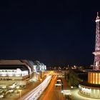 Kampfstern Galactica in Paris gelandet