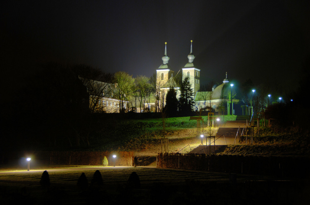 Kamp@night