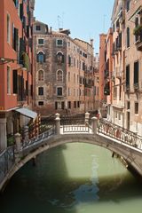 Kanal durch Venedig