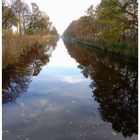 Kanal im Herbst