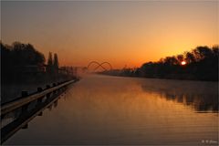 Kanal im Nebel