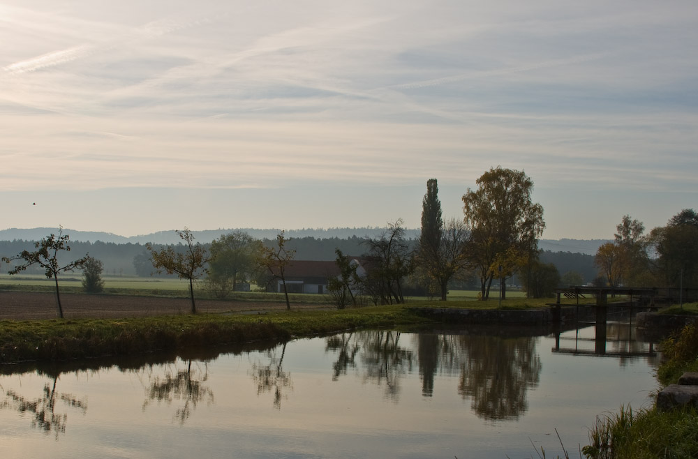 Kanal mit Schleusenkammer