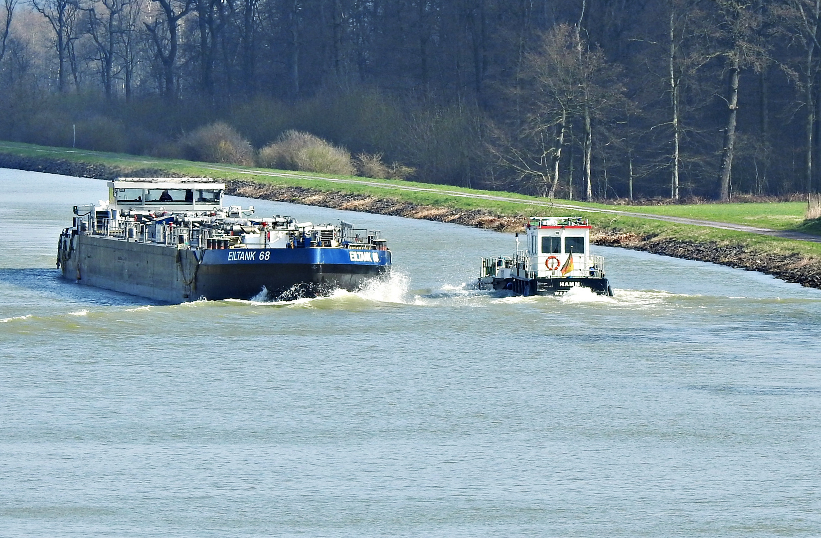 Kanal-Schifffahrt