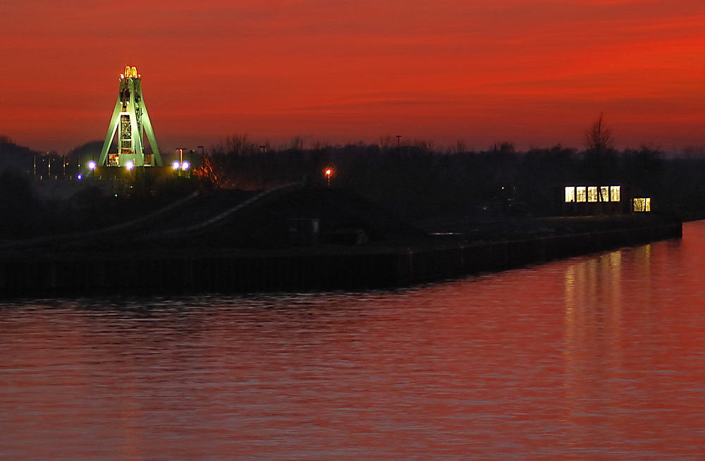 Kanal und Förderturm