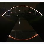 Kanalbrücke bei Nacht