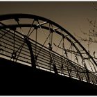 ~~ Kanalbrücke mit Fluffi-Wolke und knappscharfem Baum~~