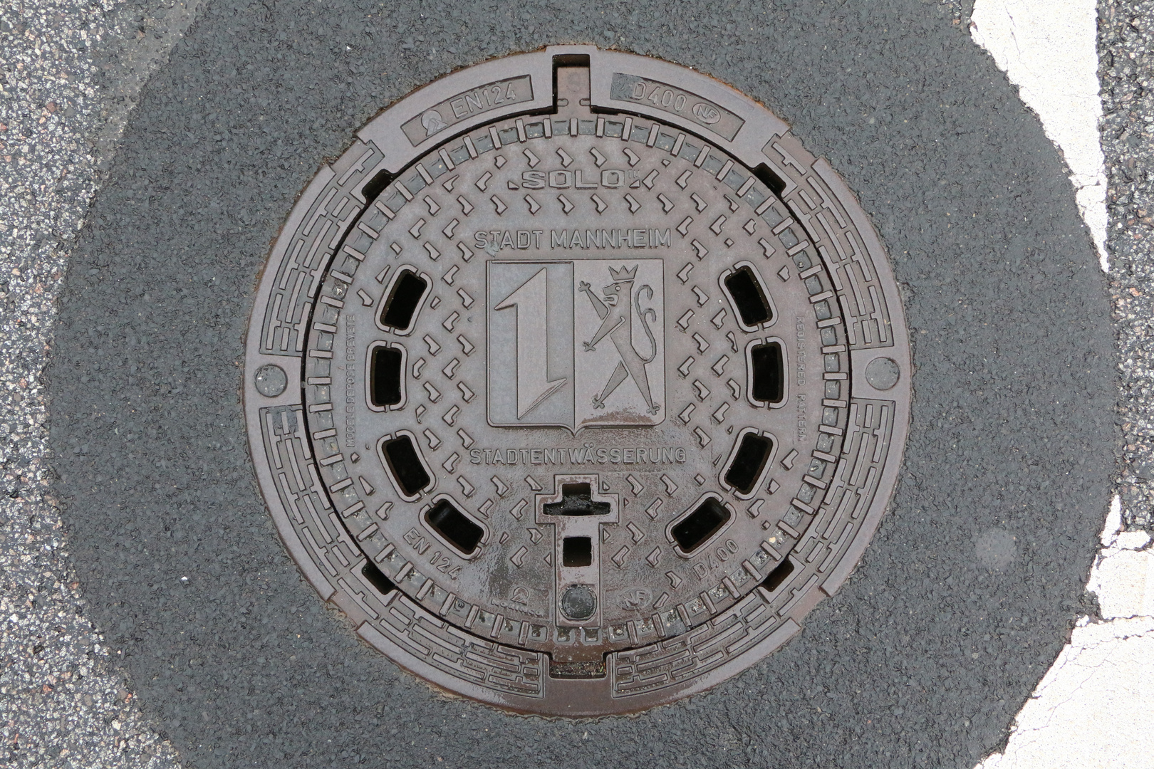 Kanaldeckel Mannheim Foto & Bild | fotos, world, hafen ...