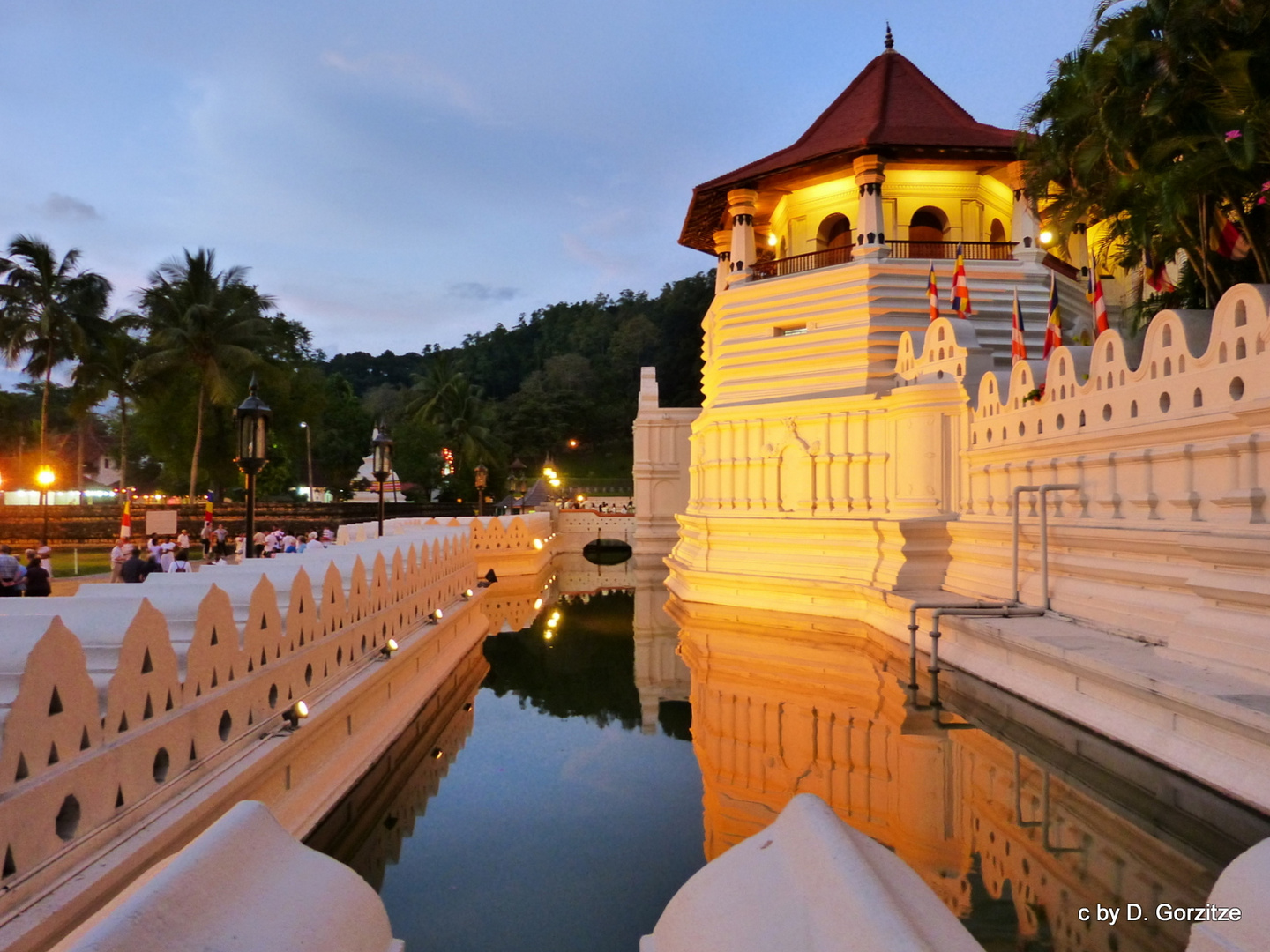 Kandy , der berühmte Zahntempel !