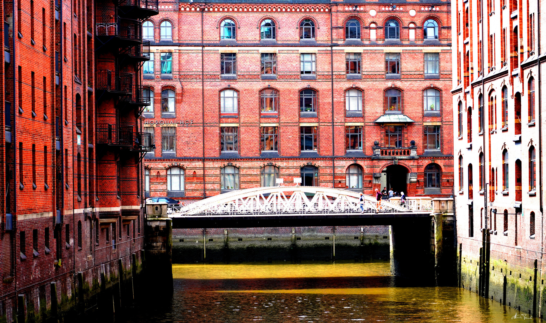 Kannengießerortbrücke / Sandthorquai Hof