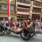 Kanone beim Festzug Kinderzeche Dinkelsbühl zum Krankentransport