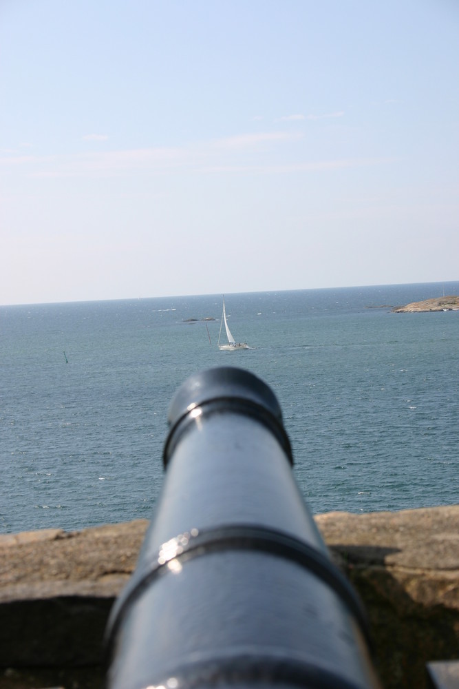 Kanone, Boot und Meer