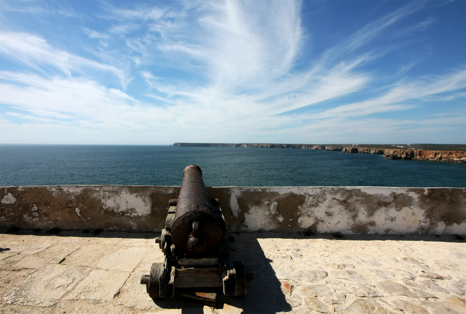 Kanone in Fortaleza de Sagres ausgerichtet zum Cabo de Vicente, Algavre