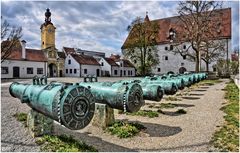 Kanonen im Schloßhof Ingolstadt