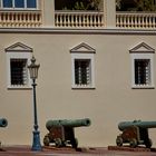 Kanonen vor dem Fürstenpalast im Fürstentum Monaco