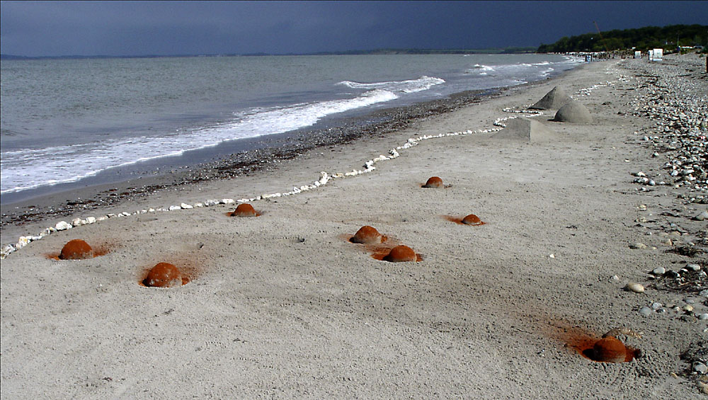 Kanonenkugeln am Strand