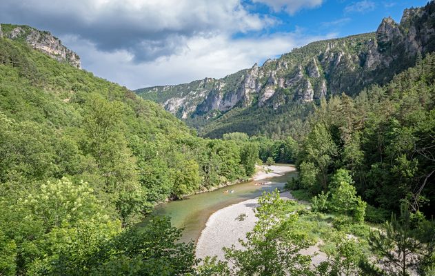 Kanufahren durch die Schlucht