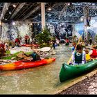 Kanufahrer - erste Versuche in der Messehalle