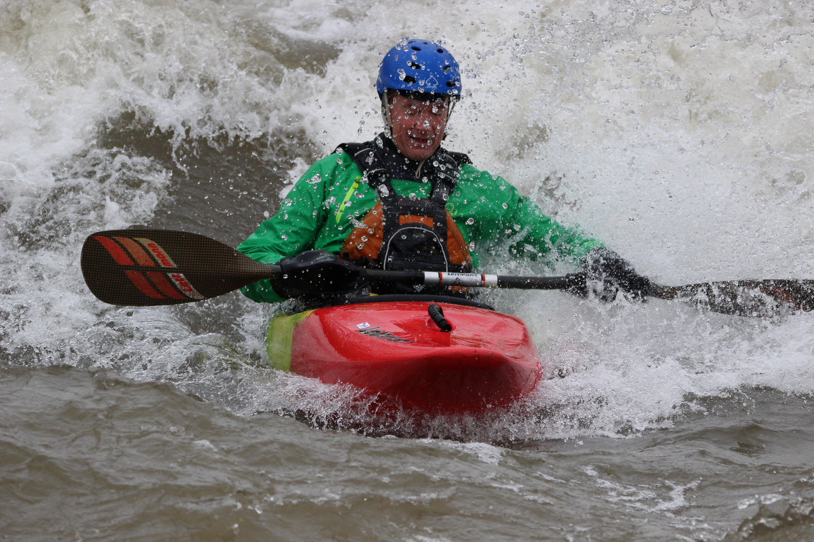 Kanufahrt bei Hochwasser 1