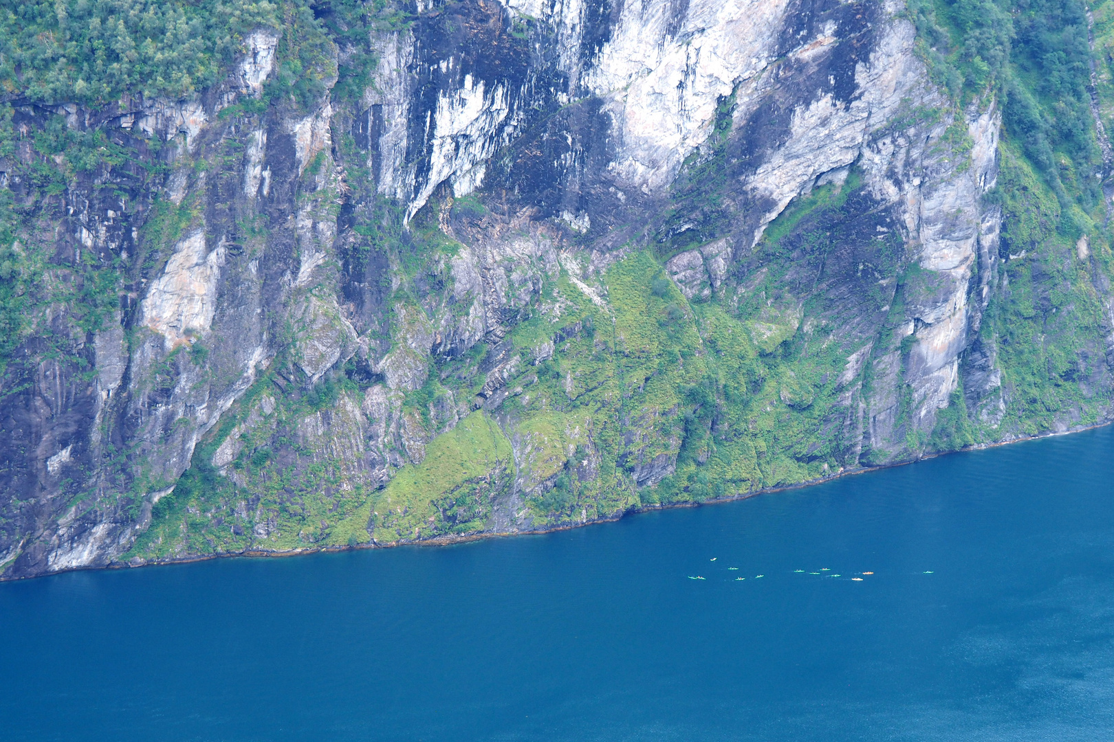 Kanus im Geirangerfjord