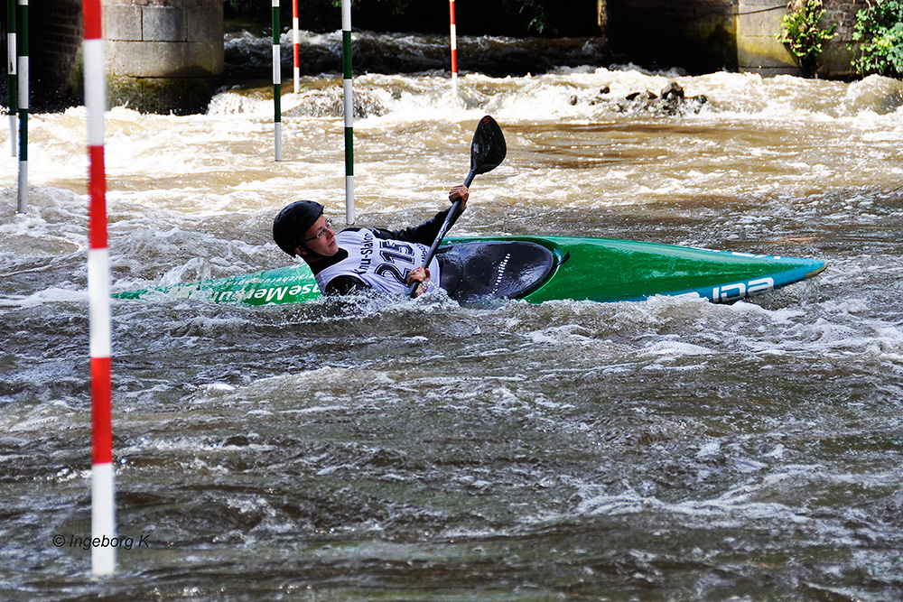 Kanuslalom der Jugend auf der Erft in Neuss - 3