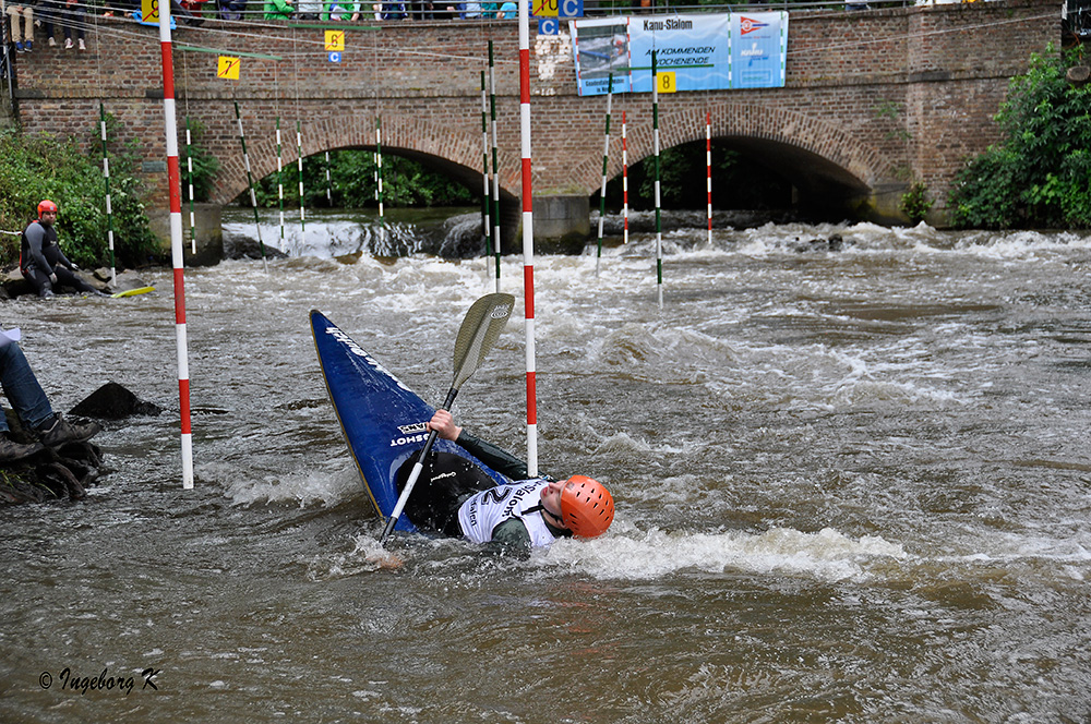 Kanuslalom der Jugend auf der Erft in Neuss - 4