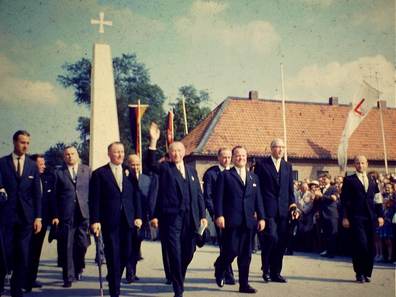 Kanzler Konrad Adenauer auf dem Katholikentag 1962 in Hannover