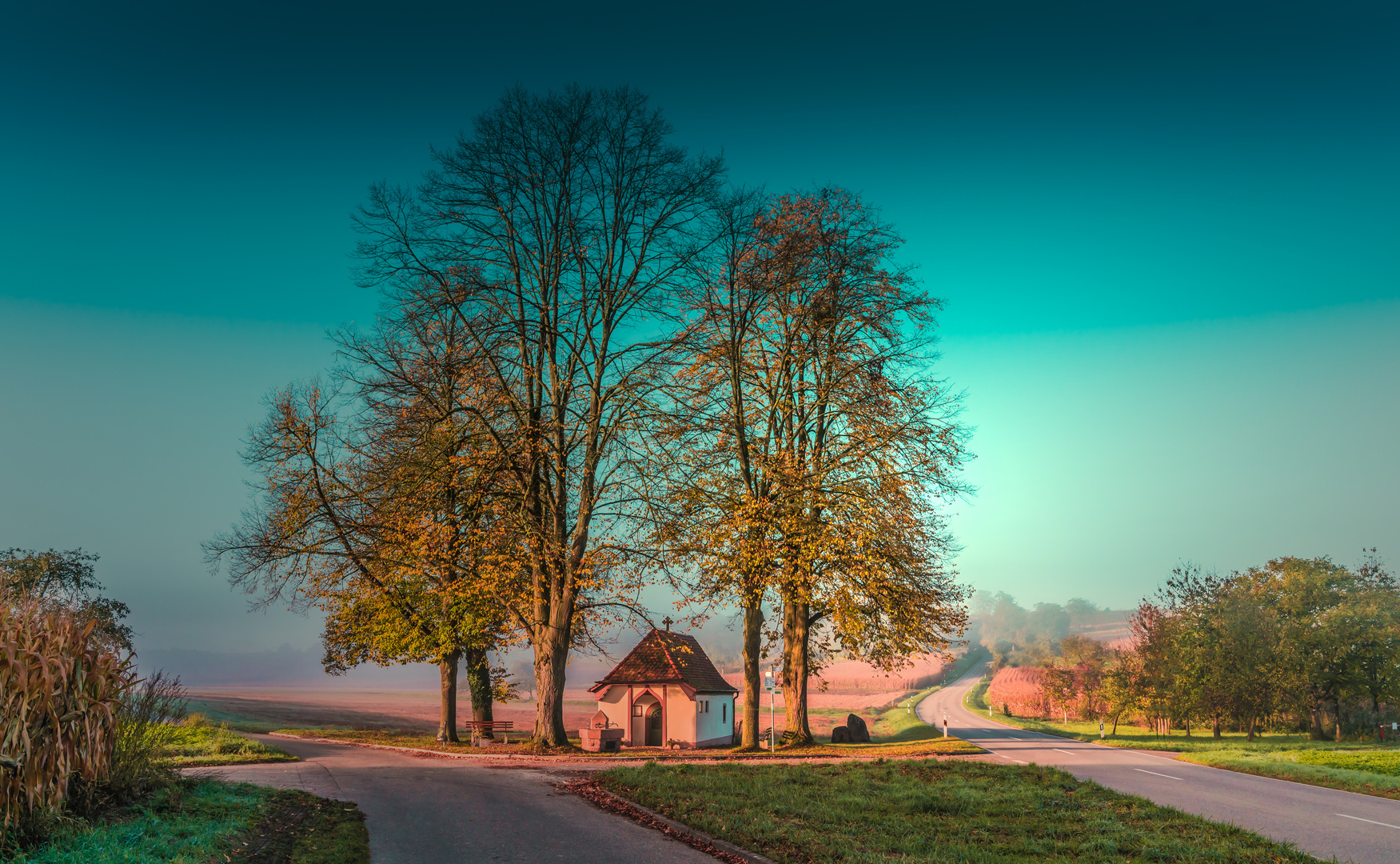 Kapelle am Herbstmorgen 