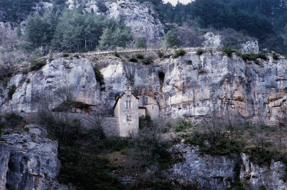 "Kapelle an der Felswand"