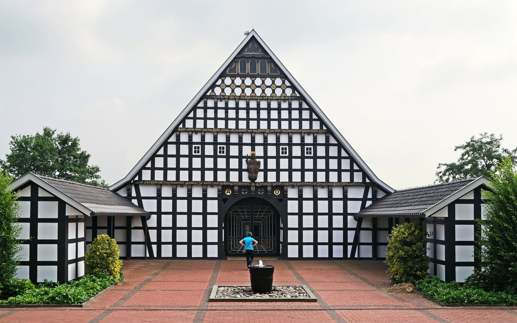 Kapelle auf dem Friedhof ...