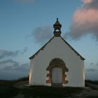 Kapelle auf keltischem Tumulus in Carnac (F)
