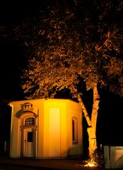 Kapelle bei Nacht