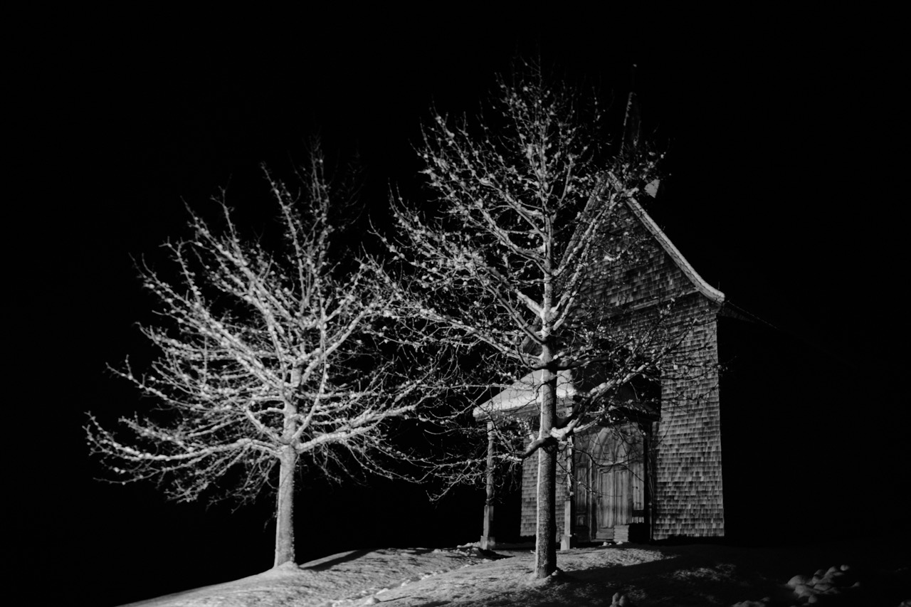 Kapelle bei Nacht