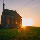 Kapelle bei Sonnenaufgang 