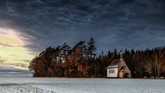 Kapelle im Abendlicht 