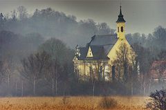 Kapelle im Dunst