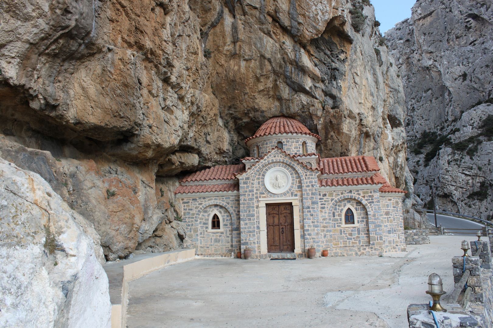 Kapelle im Felsen