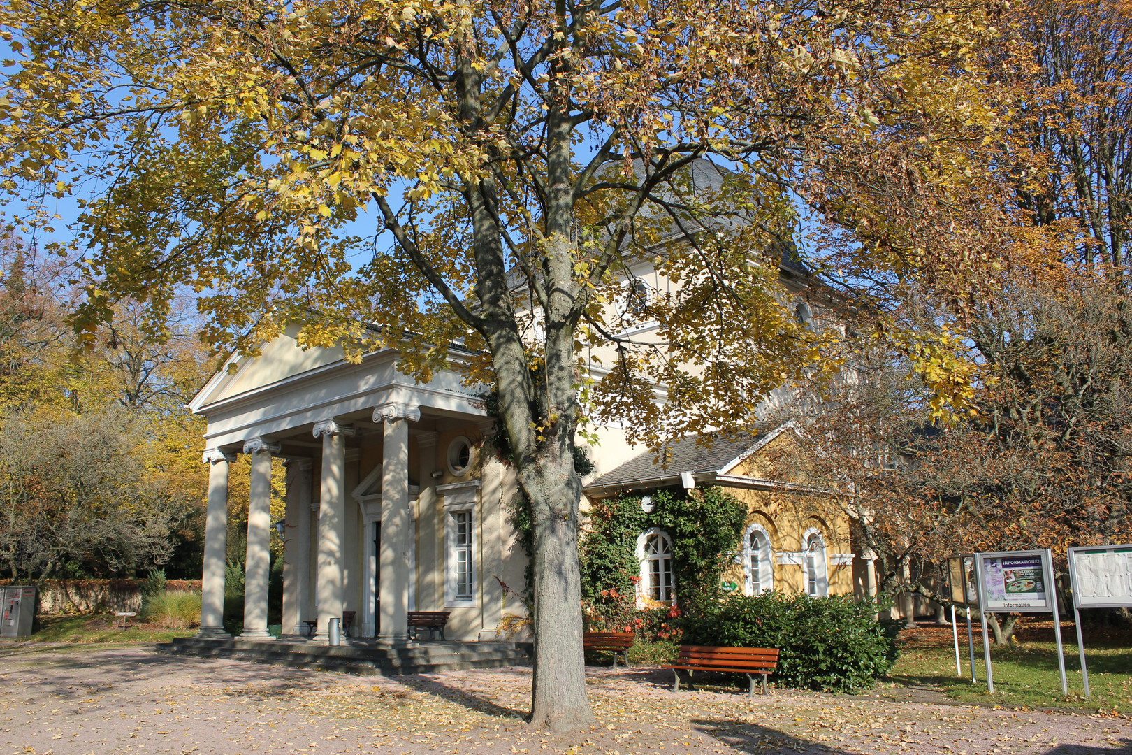 Kapelle im Friedhof Frankfurt Höchst 2