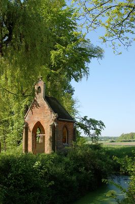 kapelle im frühling