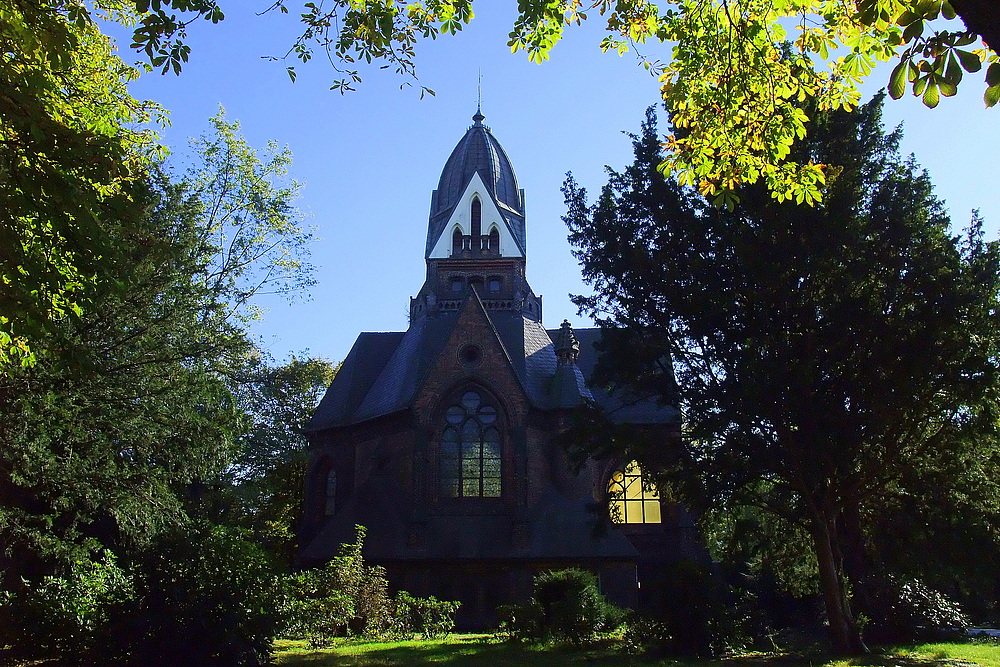 Kapelle im Herbstlicht