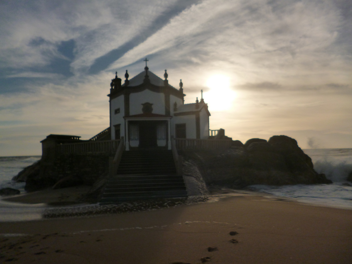 Kapelle im Meer