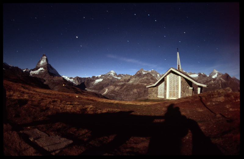 Kapelle im Mondlicht