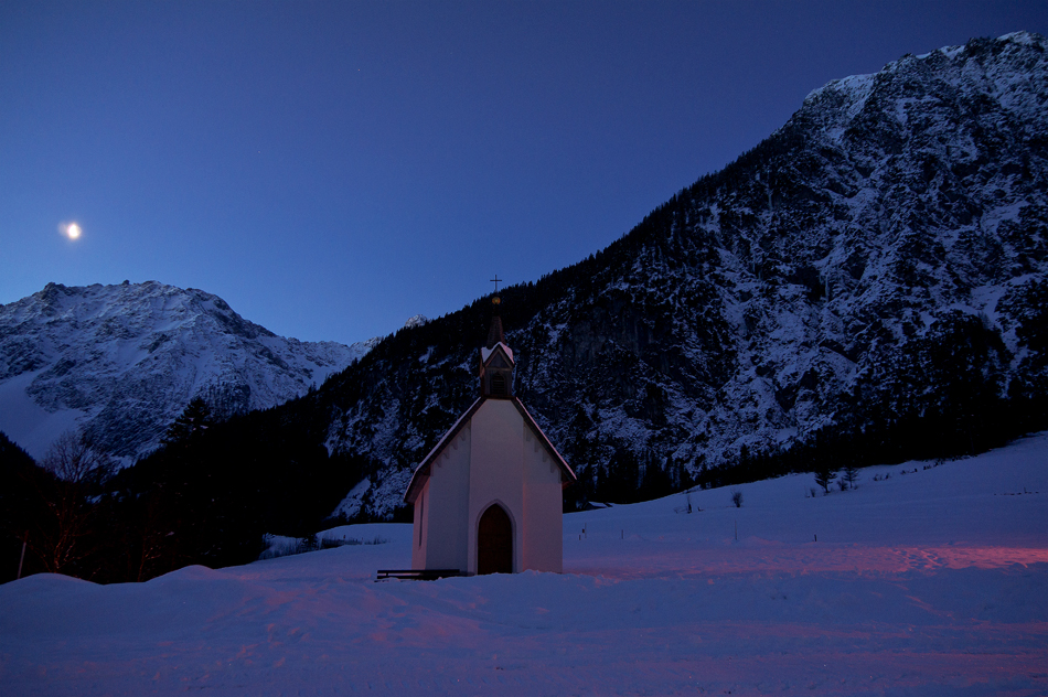 Kapelle im Morgengrauen