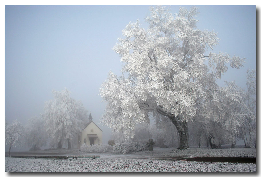 Kapelle im Nebel