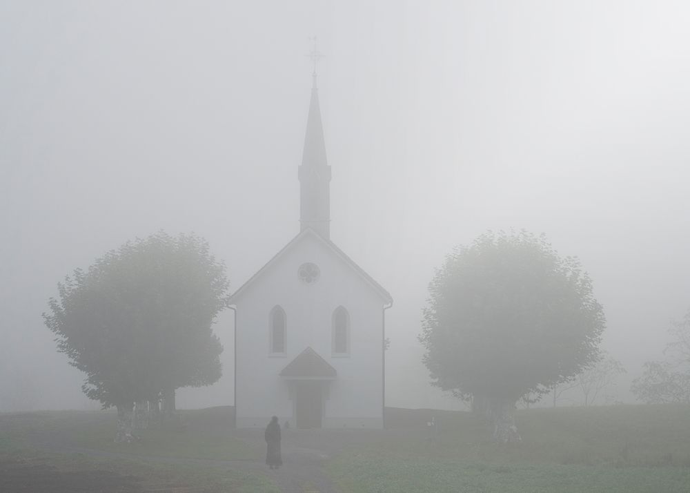 Kapelle im Nebel