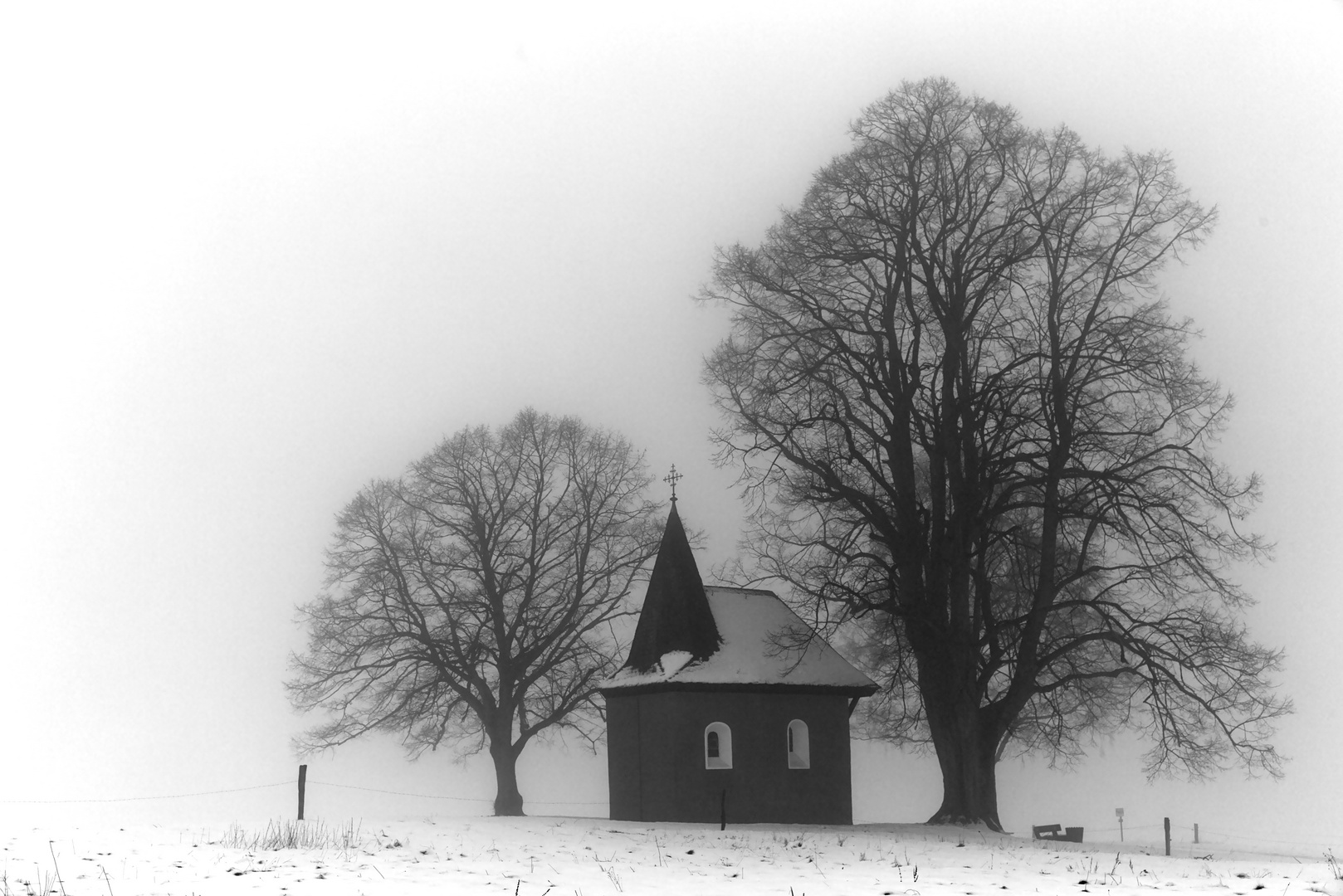 Kapelle im Nebel